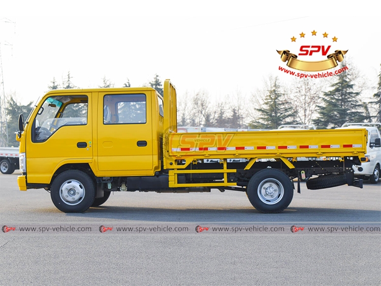 ISUZU ELF Cargo Carrying Truck - Left Side